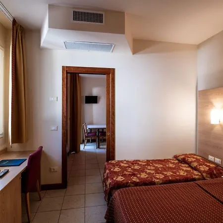 Hotell Mondial 3*