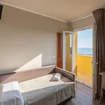 Otel Mondial
