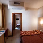 Otel Mondial 3*