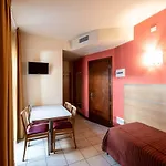 Otel Mondial
