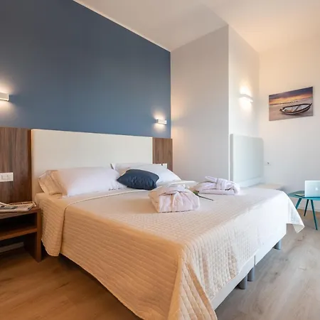 Mondial Hotel 3*