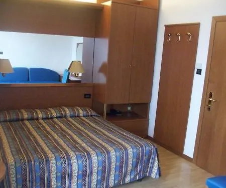Mondial Hotel