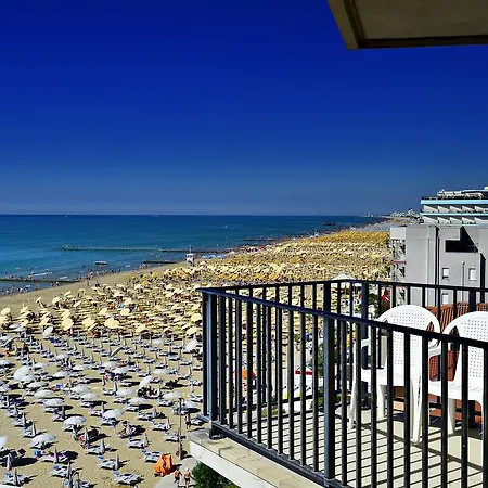 Hotel Mondial 3*