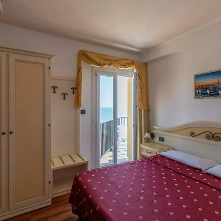 Hotel Mondial 3*