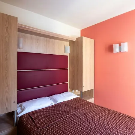 Mondial Hotel 3*