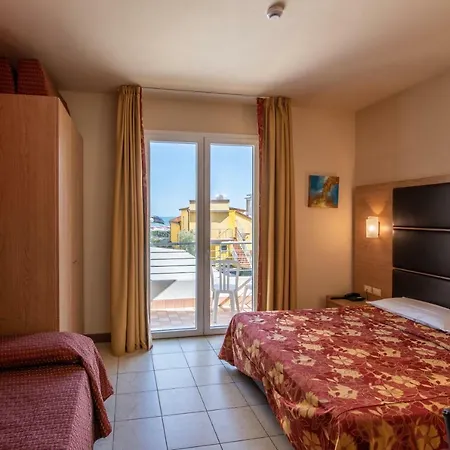 Mondial Hotel 3*